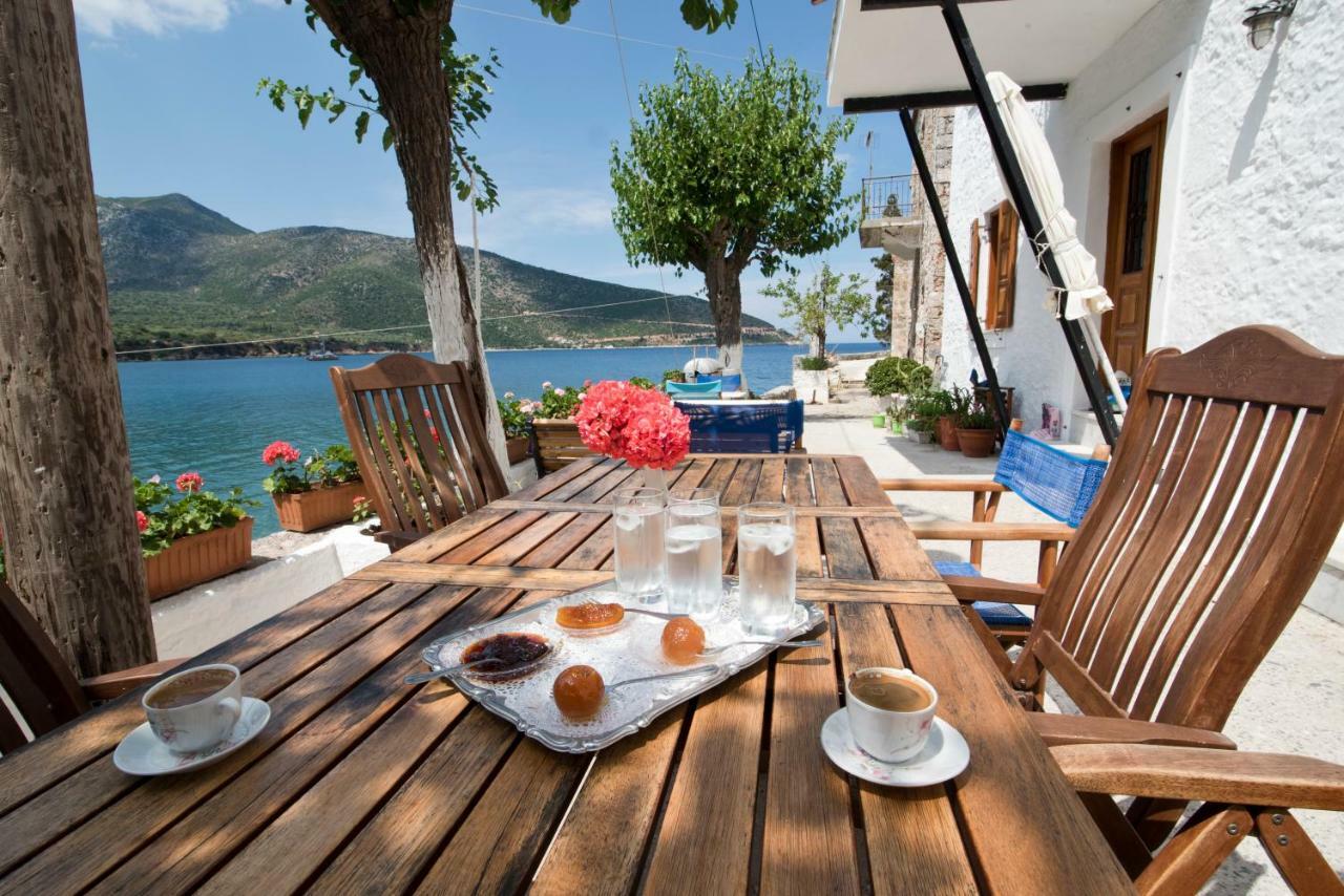 Mouragio Hotel Kyparission Exterior photo