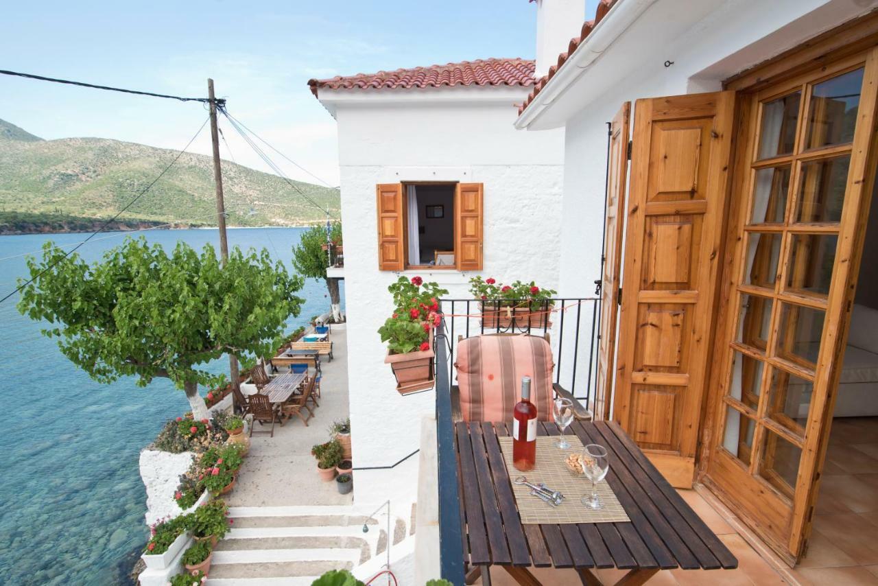 Mouragio Hotel Kyparission Exterior photo