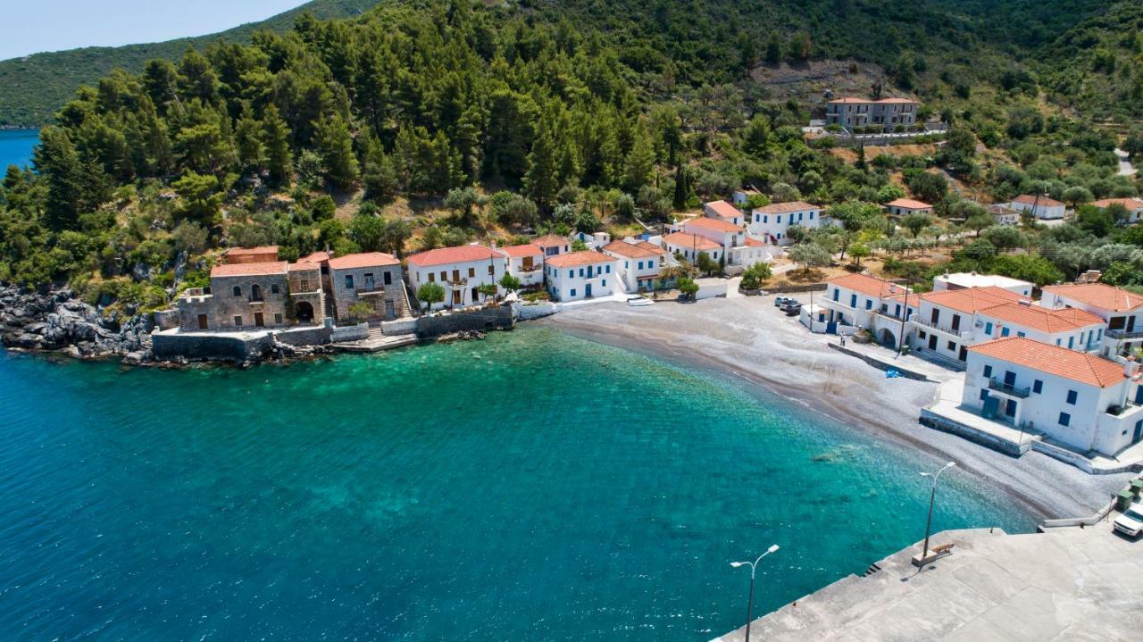 Mouragio Hotel Kyparission Exterior photo