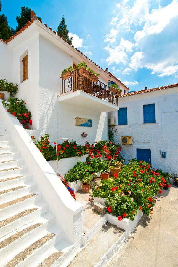 Mouragio Hotel Kyparission Exterior photo