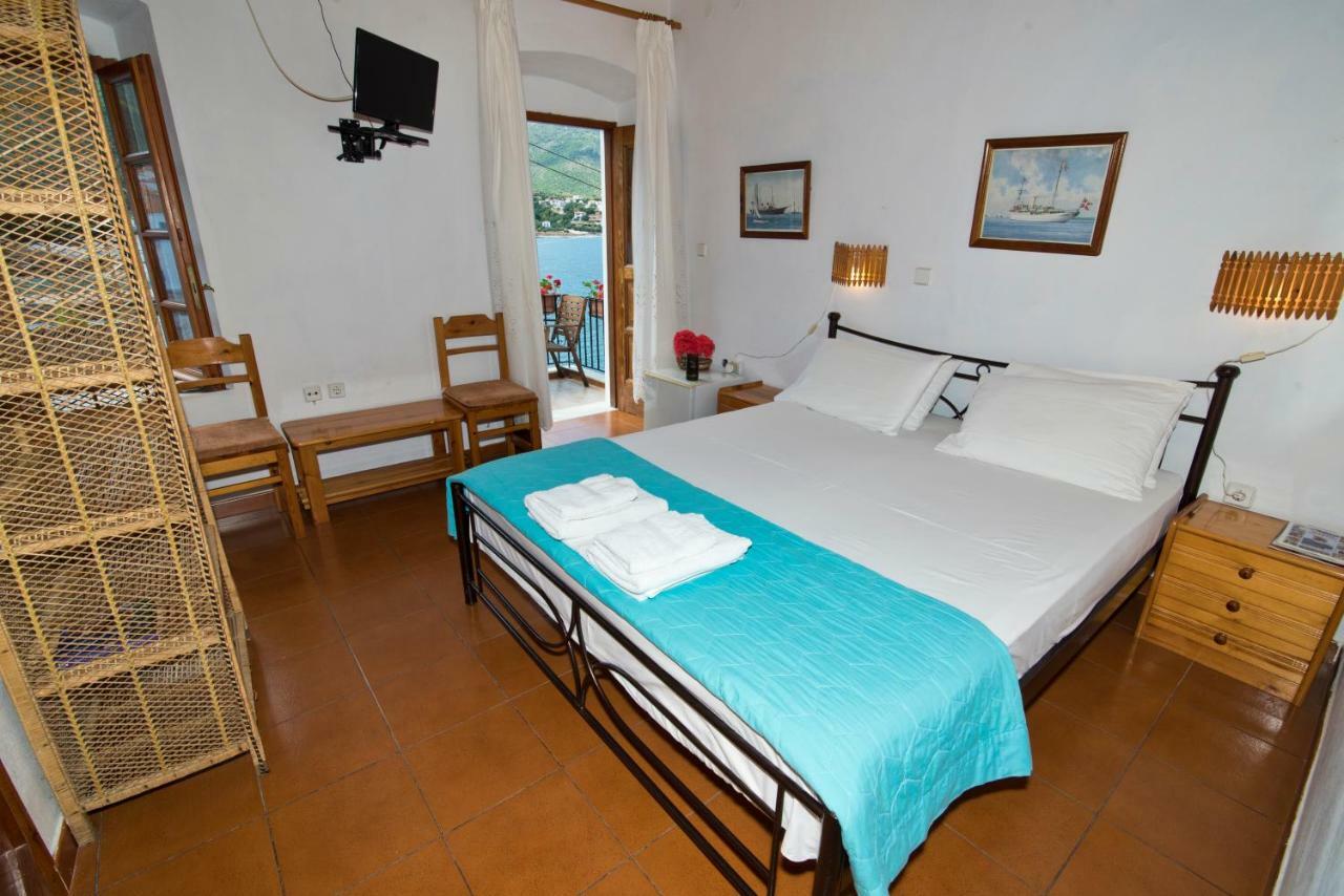Mouragio Hotel Kyparission Exterior photo